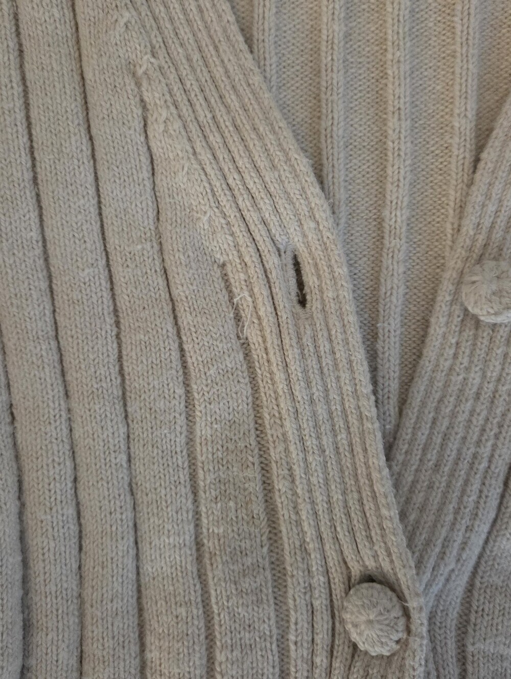 Splendid Cream Ribbed V‑Neck Button Cardigan - Picture 3 of 5